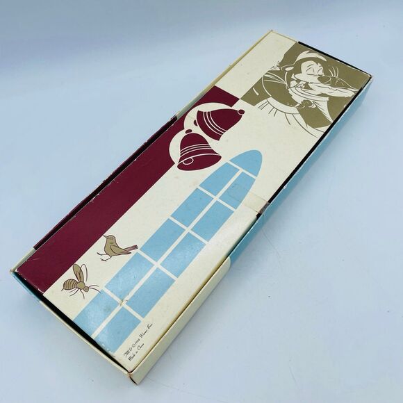 Looney Tunes Porky/Petunia Pig Wedded Bliss Figural WeddingCake Serving Set - Picture 8 of 8